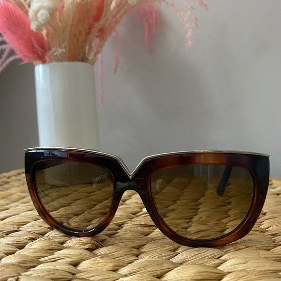 Valentino Accessories - Valentino V661s Wayfarer Sunglasses Tortoiseshell